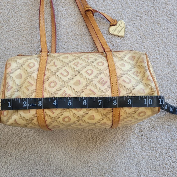 *Rare* Y2K Dooney & Bourke Barrel Shoulder Bag Beige Monogram Vachetta Leather - Picture 9 of 13